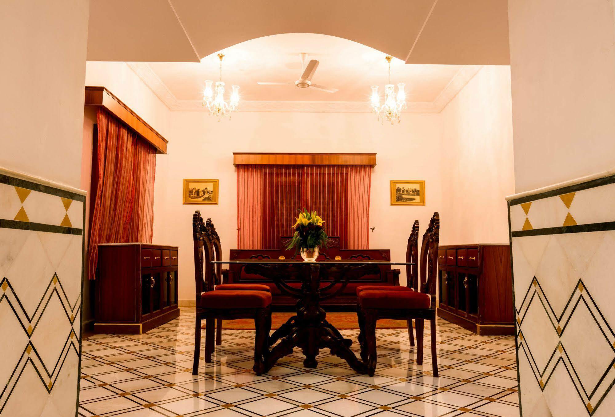 Отель Pratap Mahal Pushkar Ihcl Seleqtion Экстерьер фото